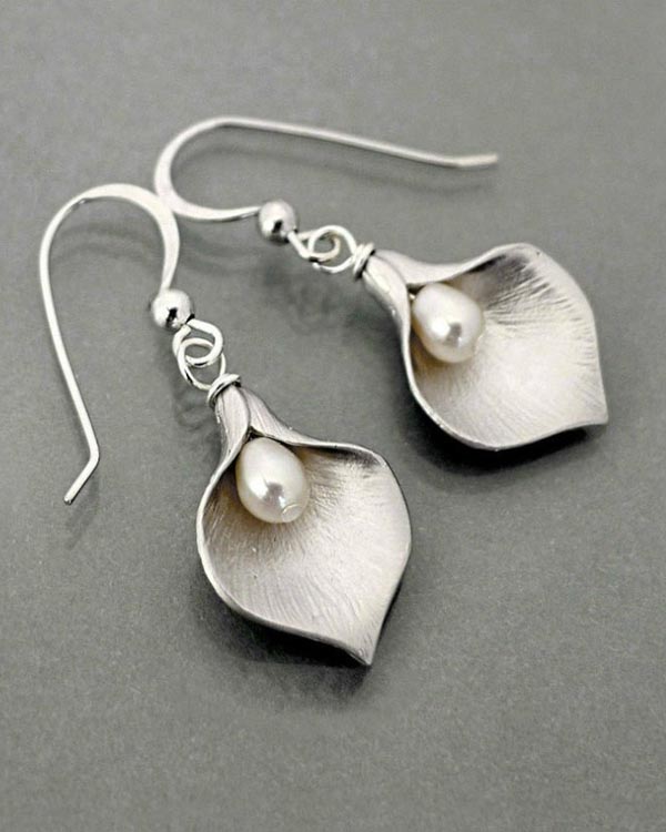 Vintage Flower Pearl Earrings